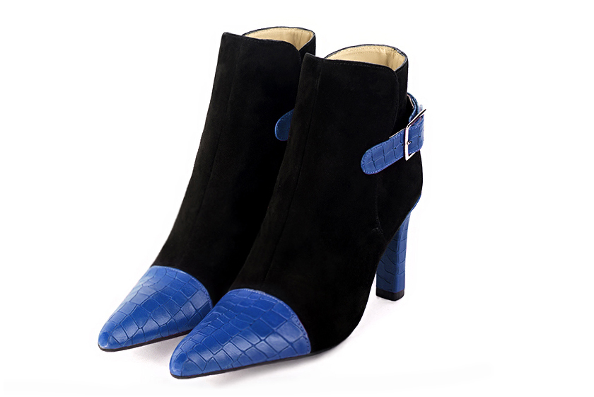 Electric blue and matt black women's ankle boots with buckles at the back. Tapered toe. Very high kitten heels. Front view - Florence KOOIJMAN